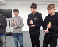 Dobrze mnie słychać?