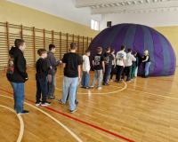 Kosmiczna przygoda uczniów SSP1, czyli mobilne planetarium i oceanarium