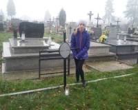Wizyta na cmentarzu - III A