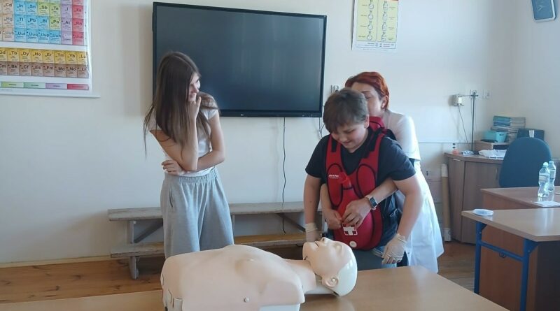 Pierwsza pomoc przedmedyczna – warsztaty dla uczniów