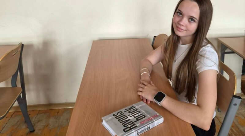 Oliwia Kwiecień (7a) laureatką ogólnopolskiego konkursu historycznego